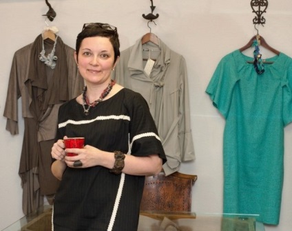 Designerul-designer de modă, larisa sultanova, membru al Uniunii Designerilor din Rusia, proprietar al autorului