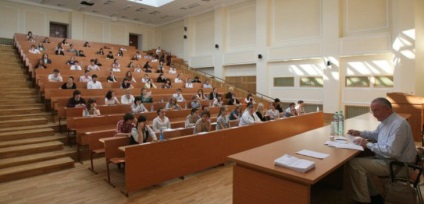 Sesiunea de iarnă 2015 în programul liceelor, când sesiunea începe pentru studenții cu jumătate de normă