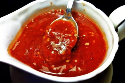 10 Rețete de sosuri delicioase, cu care veți uita de maioneză