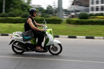 Închiriați o motocicletă și o mașină în Thailanda