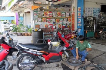 Închiriați o motocicletă și o mașină în Thailanda