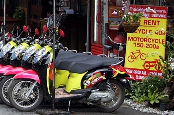 Închiriați o motocicletă și o mașină în Thailanda