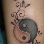 Fotografie de tatuaje yin-yang