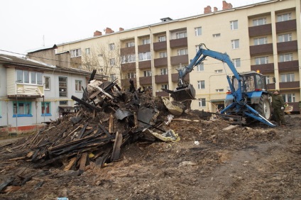 A polgármester segített lakosok Kaluga külvárosában eltűnjön dugulás