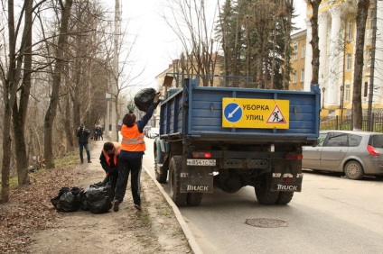 A polgármester segített lakosok Kaluga külvárosában eltűnjön dugulás