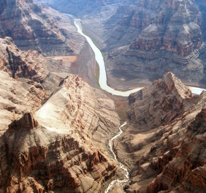 Grand canyon, blogger dashaneu21 pe site-ul 15 martie 2011, o bârfă