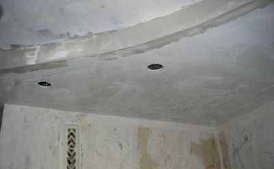 Din ce să faci un tavan în casă din beton aerat sau blocuri de spumă