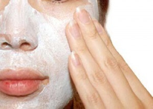 Hogyan tisztítsa meg a bőrt a mitesszerek (mitesszerek) természetes módon