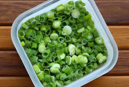 Cum să păstrați verdele în frigider și în formă uscată corect