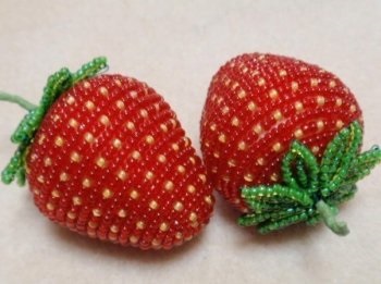 Strawberry gyöngy