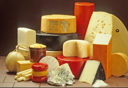 Cine face găuri în brânză