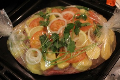 Carne de pui cu cartofi in maneca pentru coacere - 102 kcal, o reteta cu o poza, delicioasa, utila, usoara