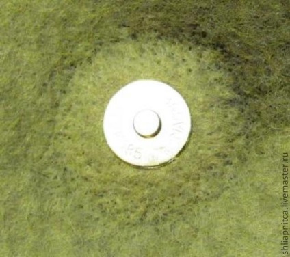 Suport magnetic pe o pungă de pâslă - târg de meșteșugari - manual, manual