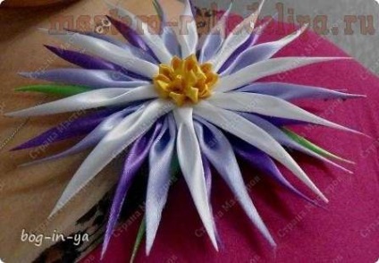 Clasă de masterat pe floarea Kanzash cu petale subțiri
