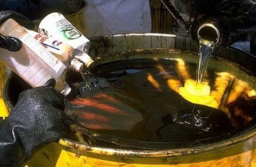 Módszerek az újrafeldolgozó töltött olajos terméket