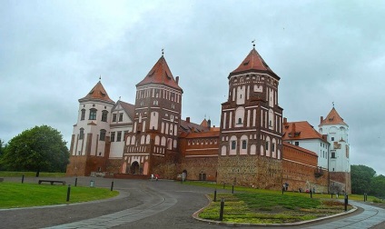 Mir Castle - fotografie, istorie și legende, mod de operare