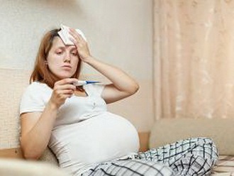 Orrfolyás, a terhesség korai szakaszában, és a hőmérséklet és a kezelés a nátha