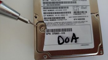 Ceas neobișnuit realizat de la hard disk, cu propriile mâini