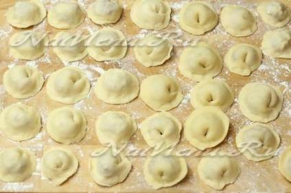 Foarte gustos ravioli de casă, rețetă foto pas cu pas