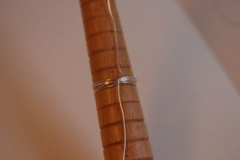Inel original în formă de sticlă de sârmă