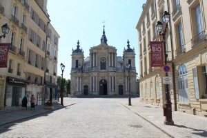 Raportați o excursie la Versailles, călătorie independentă