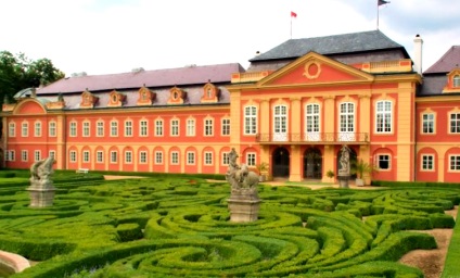 Castele medievale Dobrisch în stil baroc