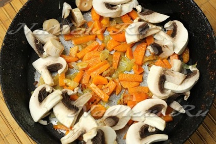 Supă cu pui, ciuperci și orez rețetă cu fotografie