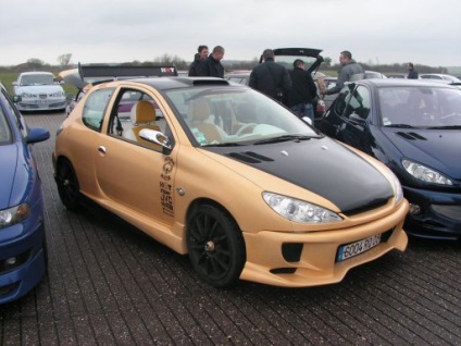 Tuning Peugeot, egy fotó szalon és optikai tuning peugeot 206