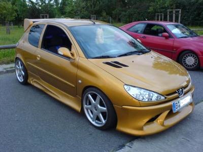 Tuning Peugeot, egy fotó szalon és optikai tuning peugeot 206