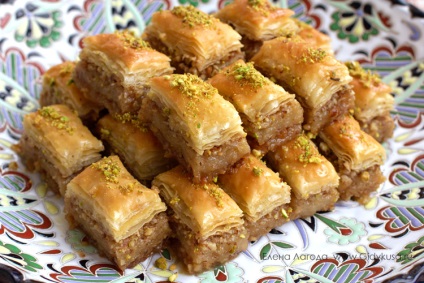 Baklava (baclava turcă), un ghid de gust