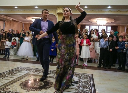 Anélkül, családi és hogyan esküvői tánc a csecsen menyasszony (34 fotó)