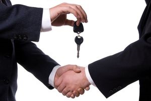 Ce este leasingul auto în cuvinte simple pentru caracteristicile și beneficiile persoanelor