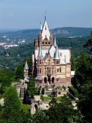 Vizitare în Germania - castelul regal din Drachenburg - recreere și turism