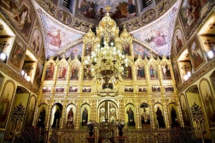 Obiective și adăposturi ale Catedralei Trinity din Sankt Petersburg