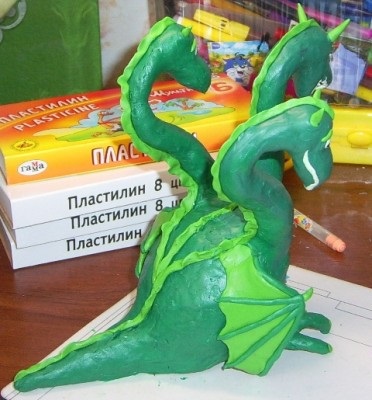 Dragon din plasticină, lecții de sculptură