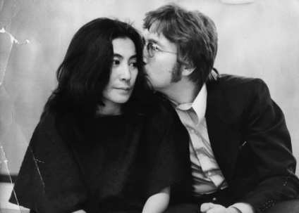 John Lennon și Yoko sunt plăți pentru iubire