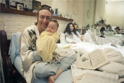 John Lennon și Yoko sunt plăți pentru iubire