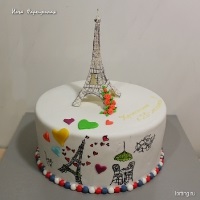 Turnul Eiffel pe tort