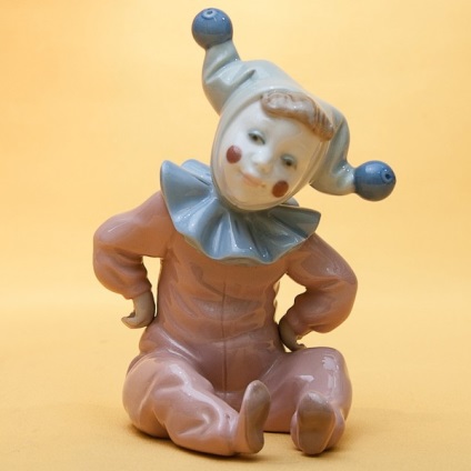 Porcelánfigura 