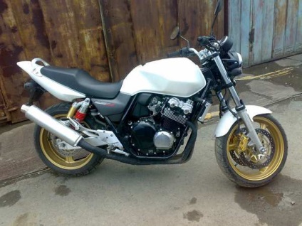 Honda cb 400 műszaki jellemzőit, a modell áttekintést Honda 400 motorkerékpár Szo