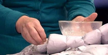 Hogyan mossa kabát ujjak zsíros szennyeződéseket