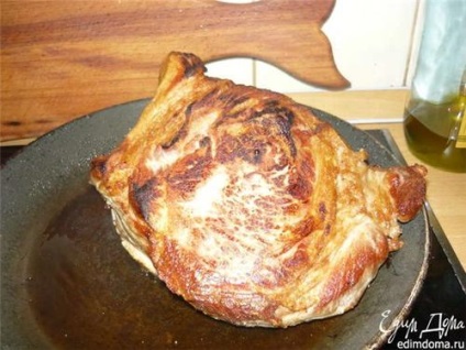 Cum să gătești o carne de porc fiartă fără recipiente cu feluri de mâncare cu o fotografie