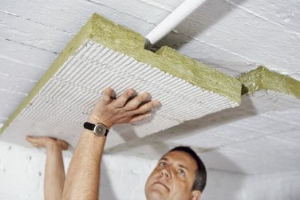Cum de a face și de a izola plafonul într-o casă de cărămidă suspendat și întins tavan - cum să termine, fotografie