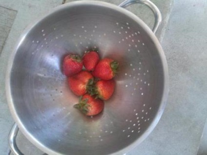 Căpșuni în propriul suc pentru rețetele de iarnă