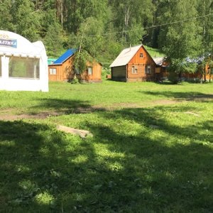 Listvyanka, un centru de recreere în Krasnoyarsk, pe rezervorul de la Krasnoyarsk 6 km, Listvyanka - recenzii, adresa