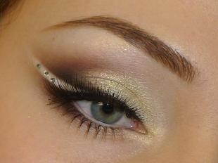 Fard de ochi cu pietre foto, make-up pentru ochi