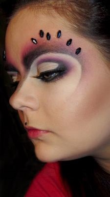 Fard de ochi cu pietre foto, make-up pentru ochi