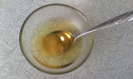 Miere pentru masca de prescripție de păr cu ouă și sare