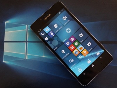 Microsoft începe o actualizare la scară largă a telefoanelor inteligente lumia la Windows 10 mobile