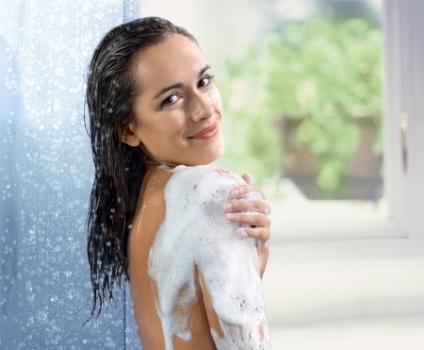 Body szappan tusfürdő vagy szappan, akkor jobb, hidratáló folyékony mosószer, a legjobb száraz bőrre